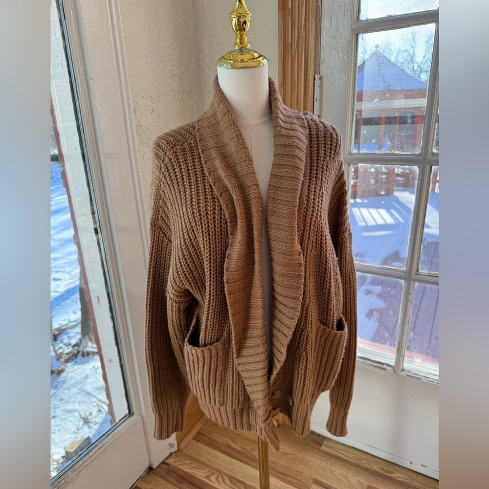 ANTHROPOLOGIE new sweater in excellent condition worn twice size M